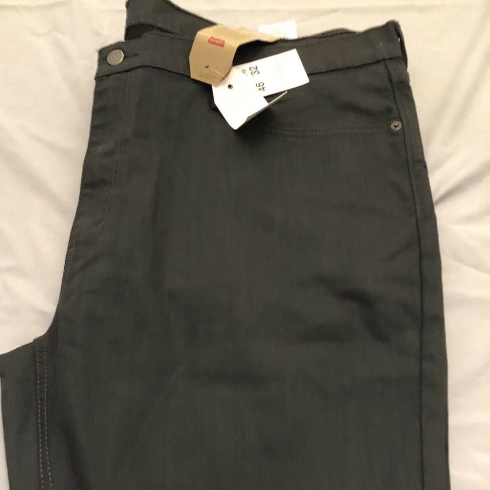 NWT'S 46*32 LEVI'S JEANS